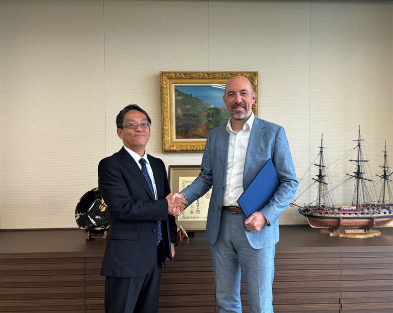 From left:
“K” Line Wind Service: President, Mr. Teruki Kuramoto
Acteon. Chief Commercial Officer Barry Parsons