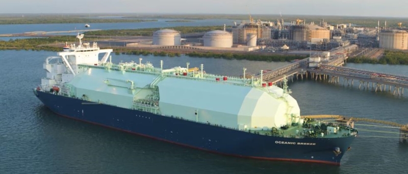 a photo of LNG (liquefied natural gas) carrier OCEANIC BREEZE